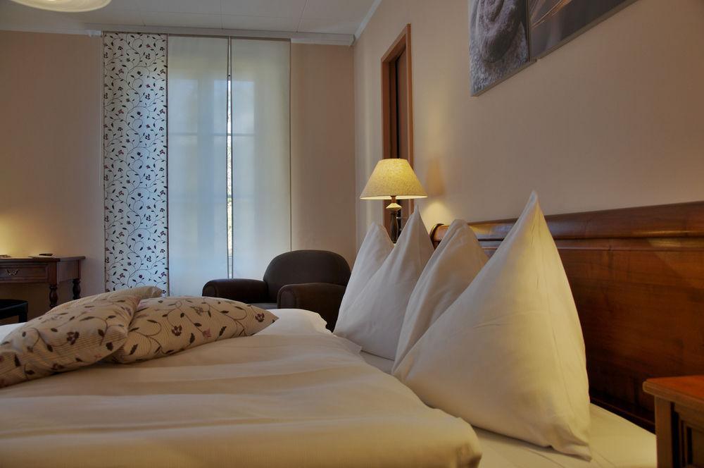 Hostellerie Les Chevreuils Lausanne Bagian luar foto
