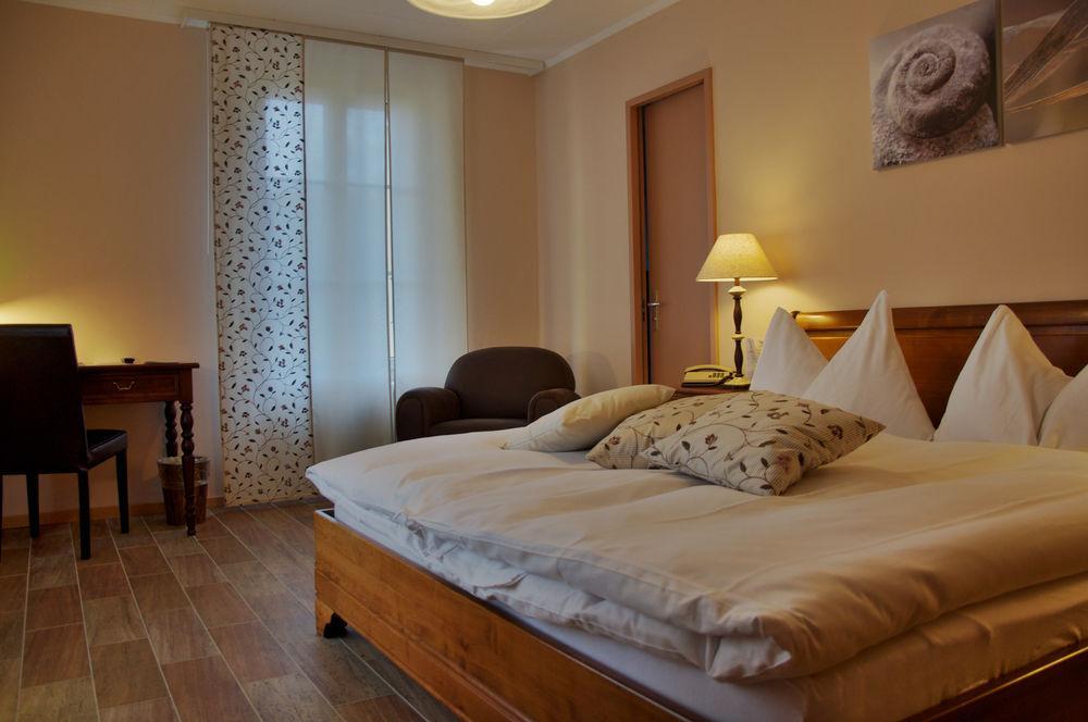 Hostellerie Les Chevreuils Lausanne Bagian luar foto